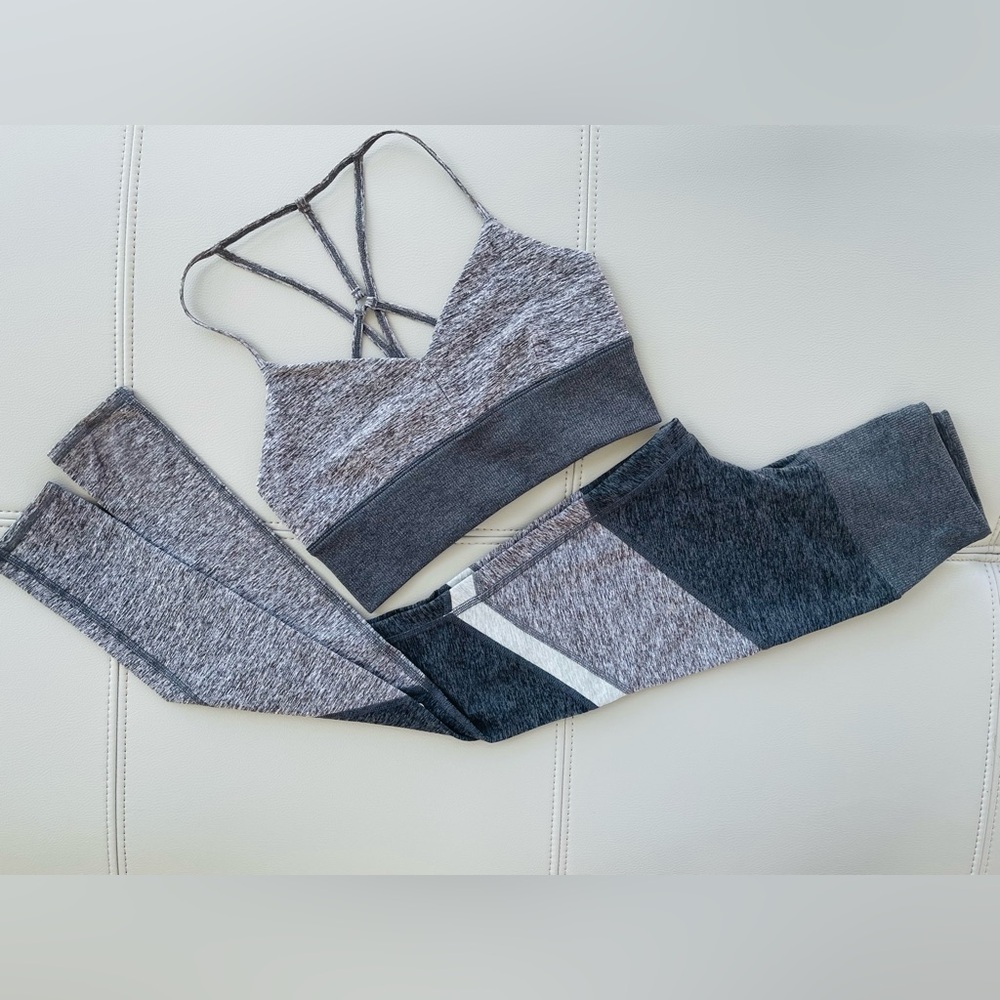 NWOT! ALO Yoga Alosoft 2-Piece SET. MED Bra Top + XXS Legging in Charcoal & Grey